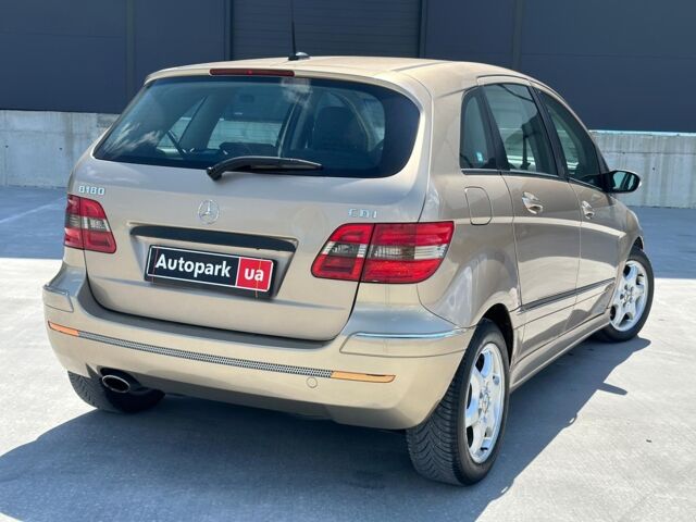 Желтый Мерседес Б 180, объемом двигателя 2 л и пробегом 262 тыс. км за 5990 $, фото 8 на Automoto.ua