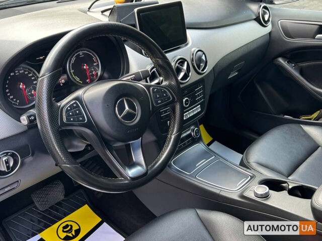 Черный Мерседес Б 250, объемом двигателя 65 л и пробегом 140 тыс. км за 16500 $, фото 12 на Automoto.ua