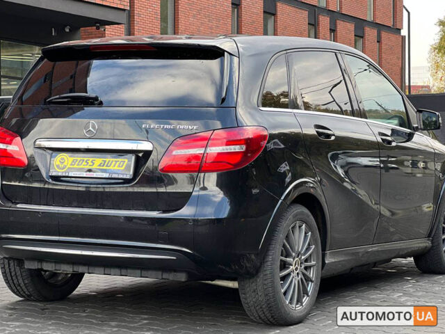 Черный Мерседес Б 250, объемом двигателя 65 л и пробегом 140 тыс. км за 16500 $, фото 6 на Automoto.ua