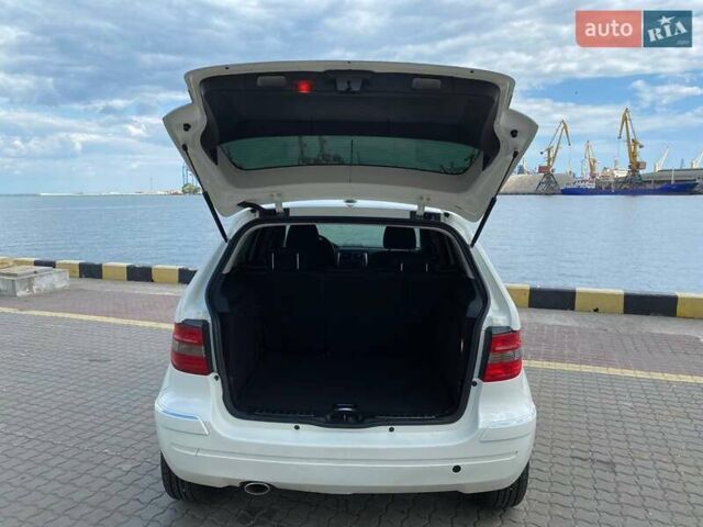 Білий Мерседес Б-клас, об'ємом двигуна 2.03 л та пробігом 290 тис. км за 7726 $, фото 3 на Automoto.ua