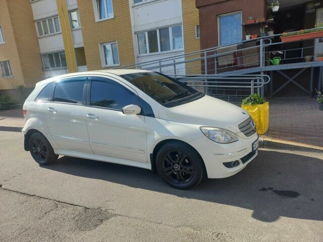 Білий Мерседес Б-клас, об'ємом двигуна 2 л та пробігом 233 тис. км за 7827 $, фото 1 на Automoto.ua