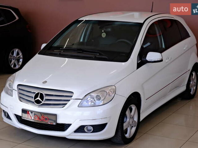 Белый Мерседес Б-класс, объемом двигателя 2 л и пробегом 170 тыс. км за 6900 $, фото 2 на Automoto.ua