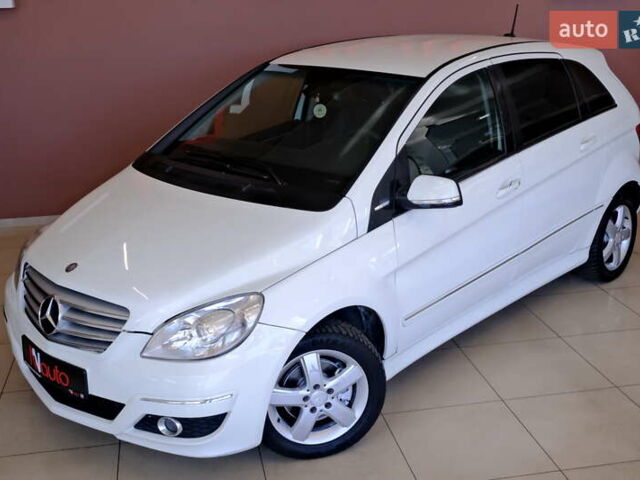 Белый Мерседес Б-класс, объемом двигателя 2 л и пробегом 170 тыс. км за 6900 $, фото 8 на Automoto.ua