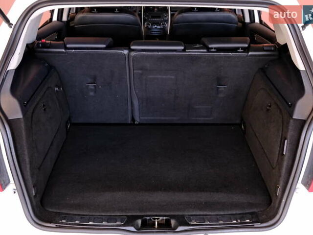 Белый Мерседес Б-класс, объемом двигателя 2 л и пробегом 170 тыс. км за 6900 $, фото 43 на Automoto.ua