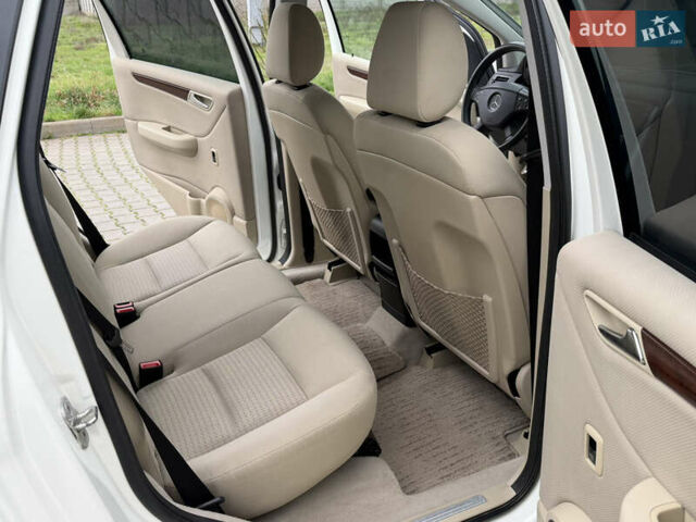 Белый Мерседес Б-класс, объемом двигателя 1.7 л и пробегом 98 тыс. км за 7500 $, фото 44 на Automoto.ua