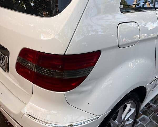 Білий Мерседес Б-клас, об'ємом двигуна 1.7 л та пробігом 63 тис. км за 7700 $, фото 4 на Automoto.ua