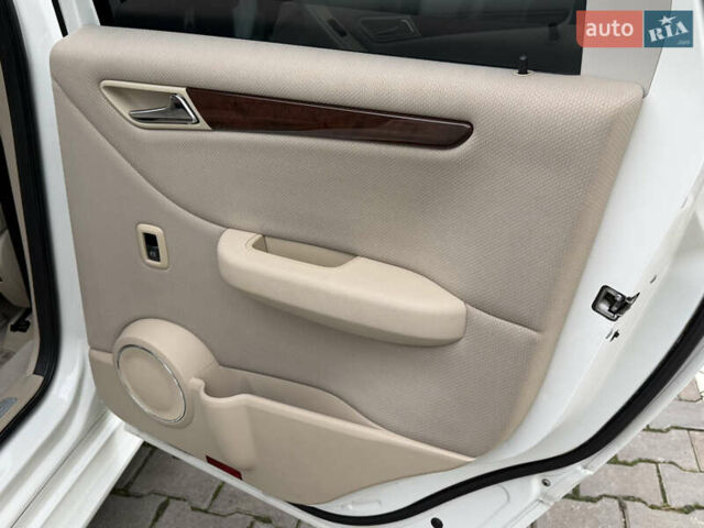 Белый Мерседес Б-класс, объемом двигателя 1.7 л и пробегом 98 тыс. км за 7500 $, фото 43 на Automoto.ua