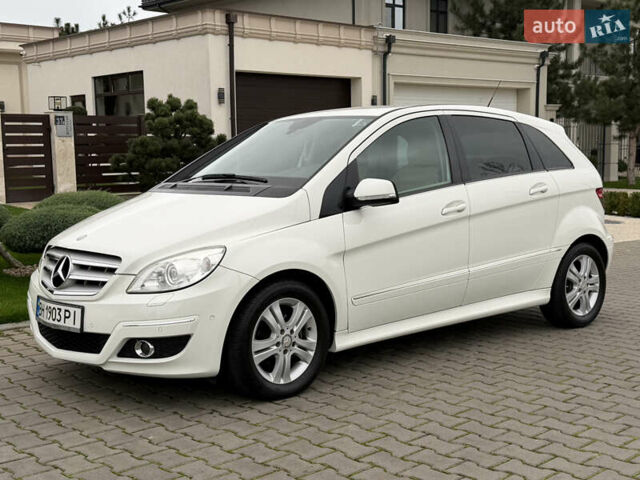 Белый Мерседес Б-класс, объемом двигателя 1.7 л и пробегом 98 тыс. км за 7500 $, фото 30 на Automoto.ua