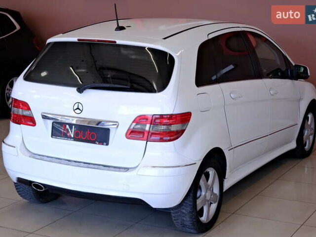 Белый Мерседес Б-класс, объемом двигателя 2 л и пробегом 170 тыс. км за 6900 $, фото 13 на Automoto.ua
