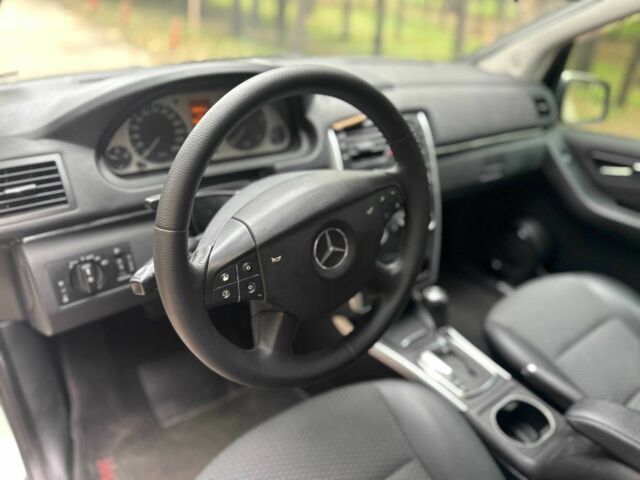 Белый Мерседес Б-класс, объемом двигателя 2 л и пробегом 254 тыс. км за 6990 $, фото 18 на Automoto.ua