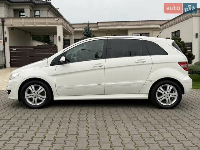 Белый Мерседес Б-класс, объемом двигателя 1.7 л и пробегом 98 тыс. км за 7500 $, фото 31 на Automoto.ua