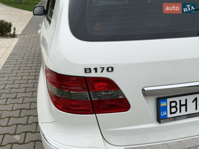 Белый Мерседес Б-класс, объемом двигателя 1.7 л и пробегом 98 тыс. км за 7500 $, фото 11 на Automoto.ua