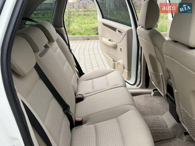 Белый Мерседес Б-класс, объемом двигателя 1.7 л и пробегом 98 тыс. км за 7500 $, фото 45 на Automoto.ua