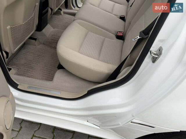 Белый Мерседес Б-класс, объемом двигателя 1.7 л и пробегом 98 тыс. км за 7500 $, фото 53 на Automoto.ua