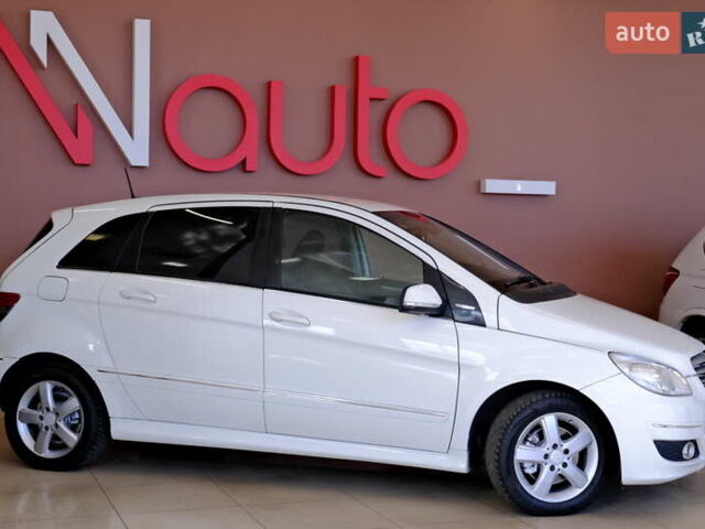 Белый Мерседес Б-класс, объемом двигателя 2 л и пробегом 170 тыс. км за 6900 $, фото 7 на Automoto.ua