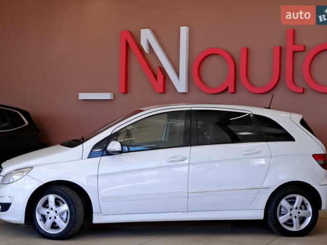 Белый Мерседес Б-класс, объемом двигателя 2 л и пробегом 170 тыс. км за 6900 $, фото 11 на Automoto.ua