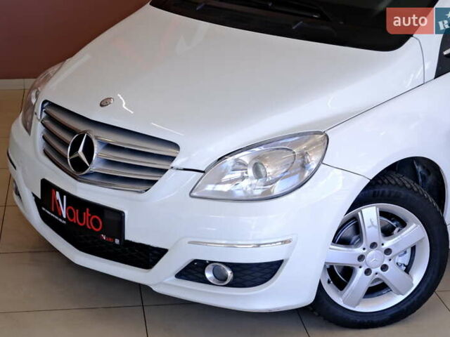 Белый Мерседес Б-класс, объемом двигателя 2 л и пробегом 170 тыс. км за 6900 $, фото 10 на Automoto.ua