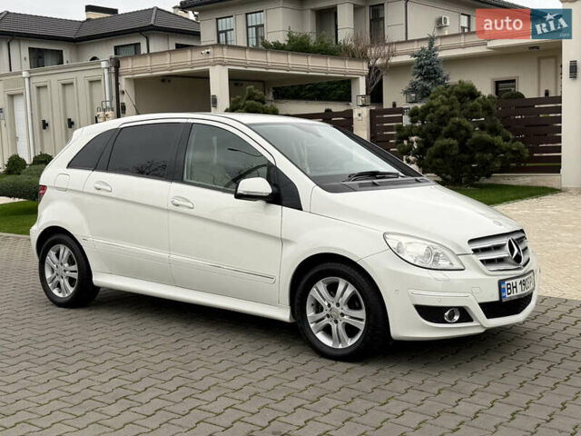 Белый Мерседес Б-класс, объемом двигателя 1.7 л и пробегом 98 тыс. км за 7500 $, фото 15 на Automoto.ua