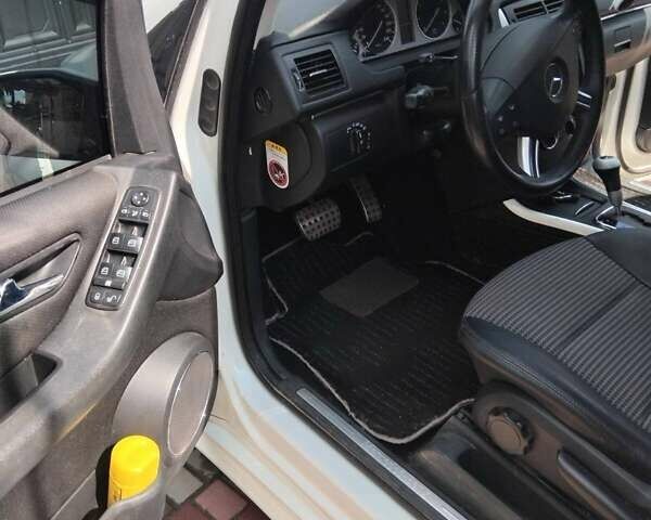 Білий Мерседес Б-клас, об'ємом двигуна 1.7 л та пробігом 63 тис. км за 7700 $, фото 7 на Automoto.ua