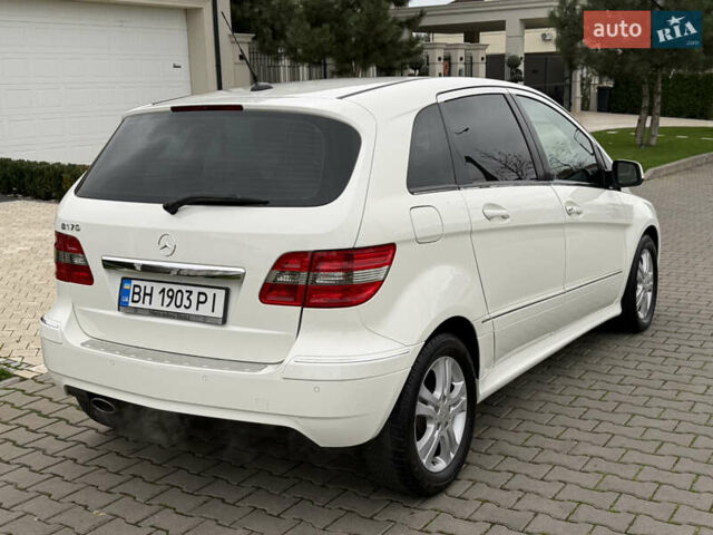 Белый Мерседес Б-класс, объемом двигателя 1.7 л и пробегом 98 тыс. км за 7500 $, фото 20 на Automoto.ua