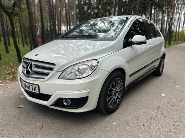 Белый Мерседес Б-класс, объемом двигателя 2 л и пробегом 254 тыс. км за 6990 $, фото 3 на Automoto.ua