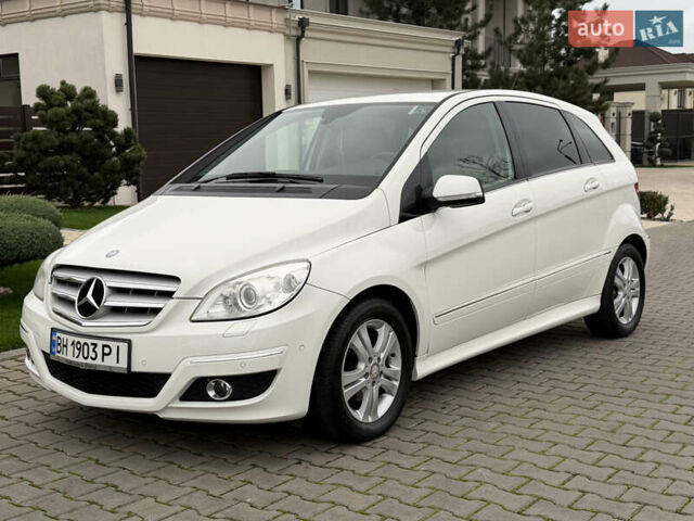 Белый Мерседес Б-класс, объемом двигателя 1.7 л и пробегом 98 тыс. км за 7500 $, фото 28 на Automoto.ua