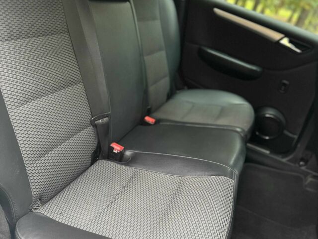 Белый Мерседес Б-класс, объемом двигателя 2 л и пробегом 254 тыс. км за 6990 $, фото 14 на Automoto.ua