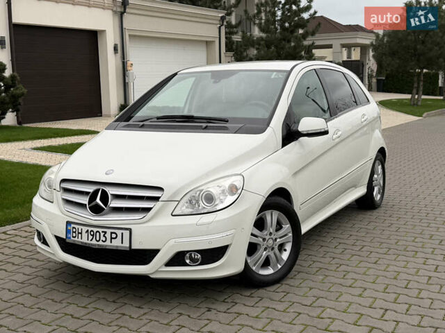 Белый Мерседес Б-класс, объемом двигателя 1.7 л и пробегом 98 тыс. км за 7500 $, фото 19 на Automoto.ua