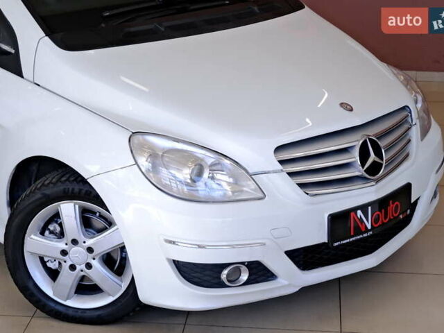 Белый Мерседес Б-класс, объемом двигателя 2 л и пробегом 170 тыс. км за 6900 $, фото 6 на Automoto.ua