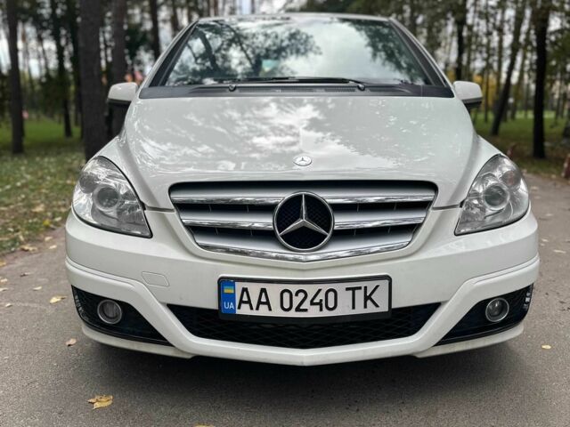 Белый Мерседес Б-класс, объемом двигателя 2 л и пробегом 254 тыс. км за 6990 $, фото 1 на Automoto.ua
