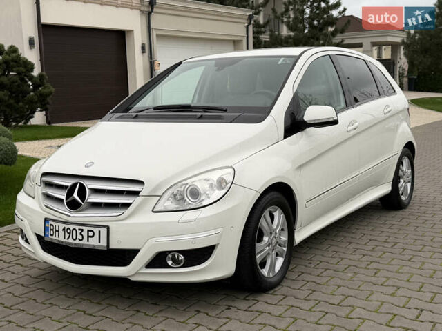 Белый Мерседес Б-класс, объемом двигателя 1.7 л и пробегом 98 тыс. км за 7500 $, фото 27 на Automoto.ua