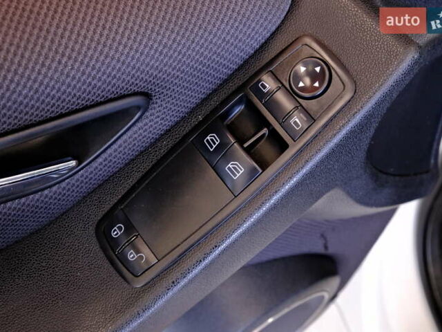 Белый Мерседес Б-класс, объемом двигателя 2 л и пробегом 170 тыс. км за 6900 $, фото 22 на Automoto.ua