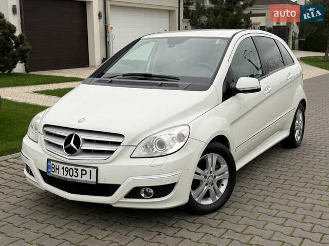 Белый Мерседес Б-класс, объемом двигателя 1.7 л и пробегом 98 тыс. км за 7500 $, фото 18 на Automoto.ua