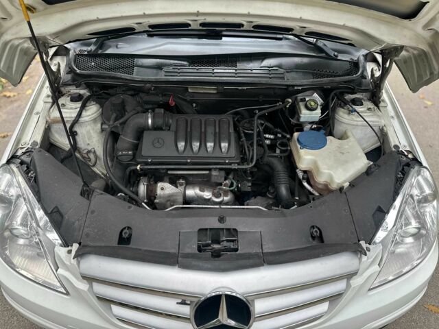 Белый Мерседес Б-класс, объемом двигателя 2 л и пробегом 254 тыс. км за 6990 $, фото 20 на Automoto.ua