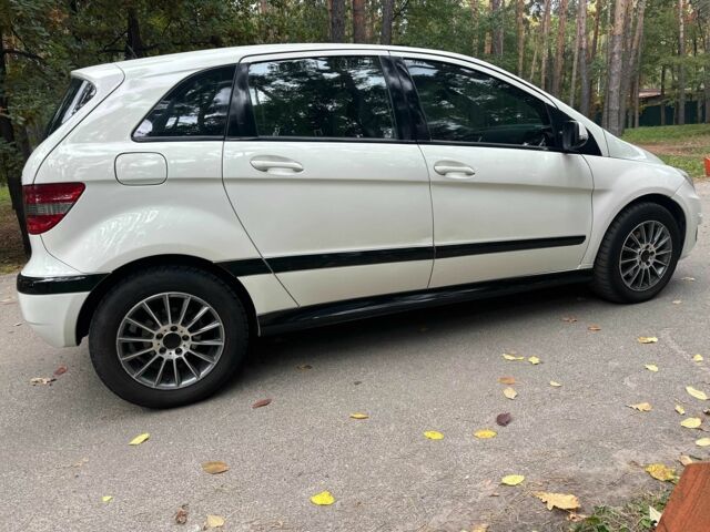 Белый Мерседес Б-класс, объемом двигателя 2 л и пробегом 254 тыс. км за 6990 $, фото 10 на Automoto.ua