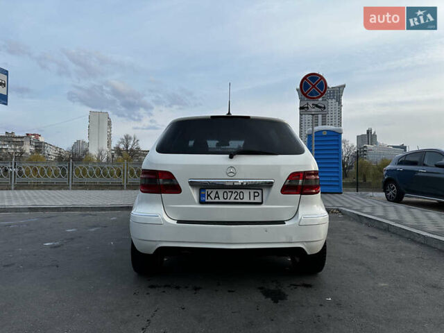 Белый Мерседес Б-класс, объемом двигателя 1.5 л и пробегом 252 тыс. км за 6300 $, фото 5 на Automoto.ua