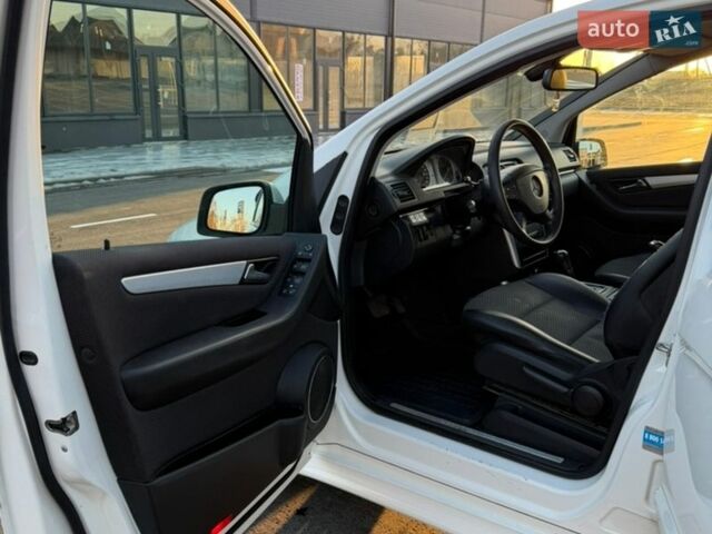 Білий Мерседес Б-клас, об'ємом двигуна 2 л та пробігом 248 тис. км за 7100 $, фото 9 на Automoto.ua