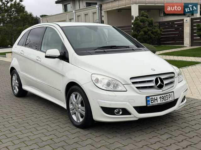 Белый Мерседес Б-класс, объемом двигателя 1.7 л и пробегом 98 тыс. км за 7500 $, фото 13 на Automoto.ua