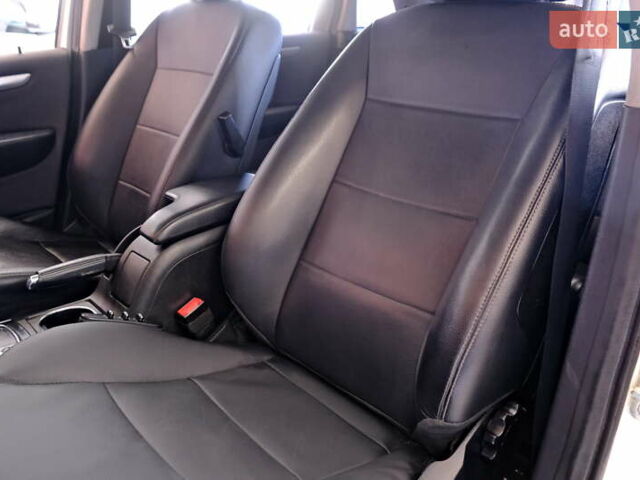 Белый Мерседес Б-класс, объемом двигателя 2 л и пробегом 170 тыс. км за 6900 $, фото 28 на Automoto.ua