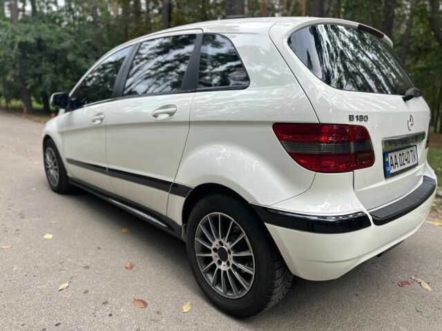 Белый Мерседес Б-класс, объемом двигателя 2 л и пробегом 254 тыс. км за 6990 $, фото 7 на Automoto.ua