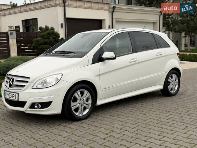 Белый Мерседес Б-класс, объемом двигателя 1.7 л и пробегом 98 тыс. км за 7500 $, фото 29 на Automoto.ua