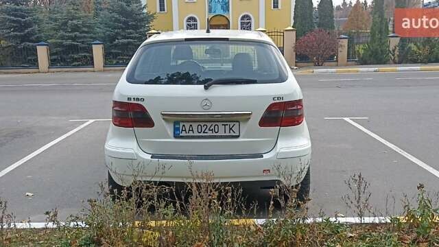 Белый Мерседес Б-класс, объемом двигателя 2 л и пробегом 250 тыс. км за 7000 $, фото 7 на Automoto.ua