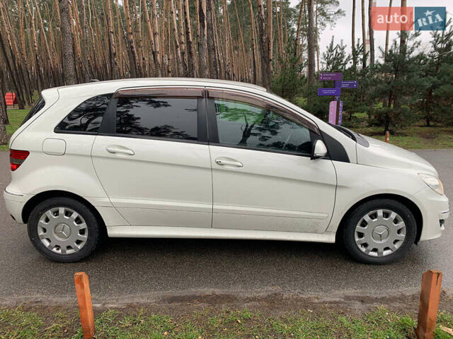 Белый Мерседес Б-класс, объемом двигателя 1.7 л и пробегом 83 тыс. км за 9100 $, фото 12 на Automoto.ua