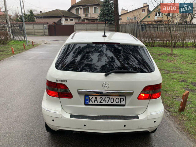 Белый Мерседес Б-класс, объемом двигателя 1.7 л и пробегом 83 тыс. км за 9100 $, фото 4 на Automoto.ua