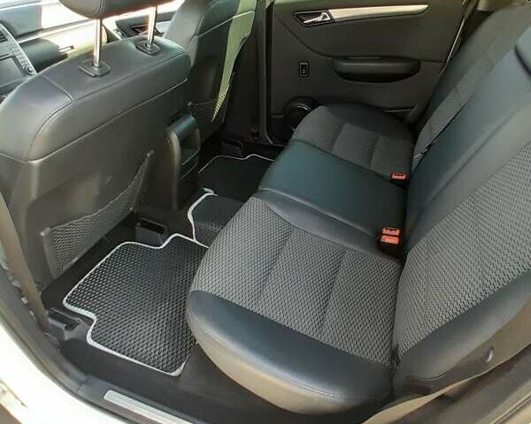 Білий Мерседес Б-клас, об'ємом двигуна 1.7 л та пробігом 139 тис. км за 7800 $, фото 34 на Automoto.ua