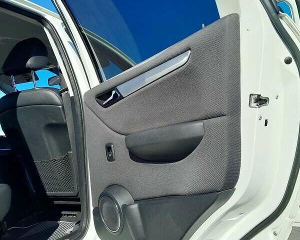 Білий Мерседес Б-клас, об'ємом двигуна 1.7 л та пробігом 139 тис. км за 7800 $, фото 38 на Automoto.ua