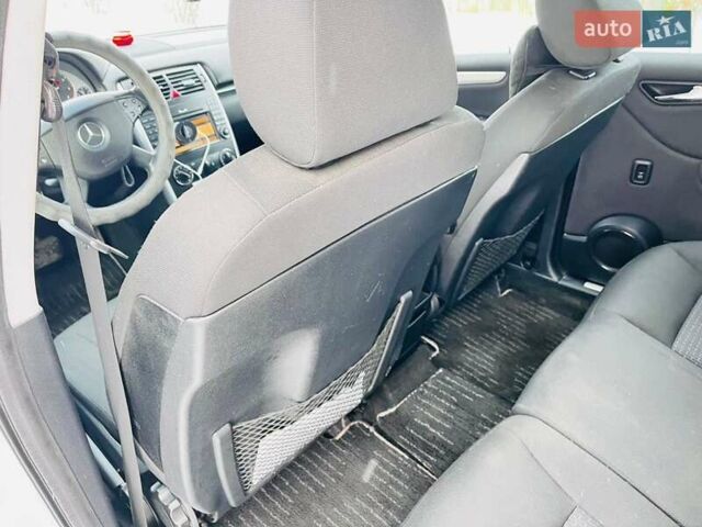 Белый Мерседес Б-класс, объемом двигателя 1.7 л и пробегом 133 тыс. км за 8000 $, фото 6 на Automoto.ua