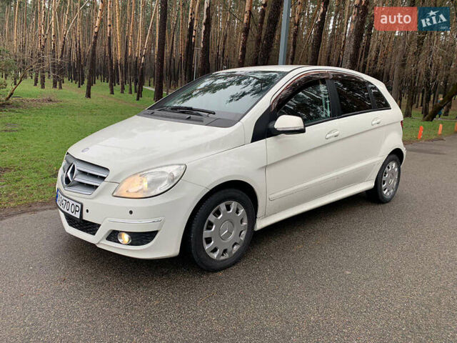 Белый Мерседес Б-класс, объемом двигателя 1.7 л и пробегом 83 тыс. км за 9100 $, фото 17 на Automoto.ua