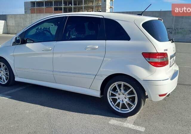 Білий Мерседес Б-клас, об'ємом двигуна 1.7 л та пробігом 139 тис. км за 7800 $, фото 12 на Automoto.ua