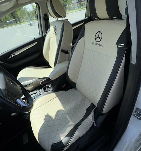 Белый Мерседес Б-класс, объемом двигателя 2.03 л и пробегом 117 тыс. км за 9500 $, фото 6 на Automoto.ua